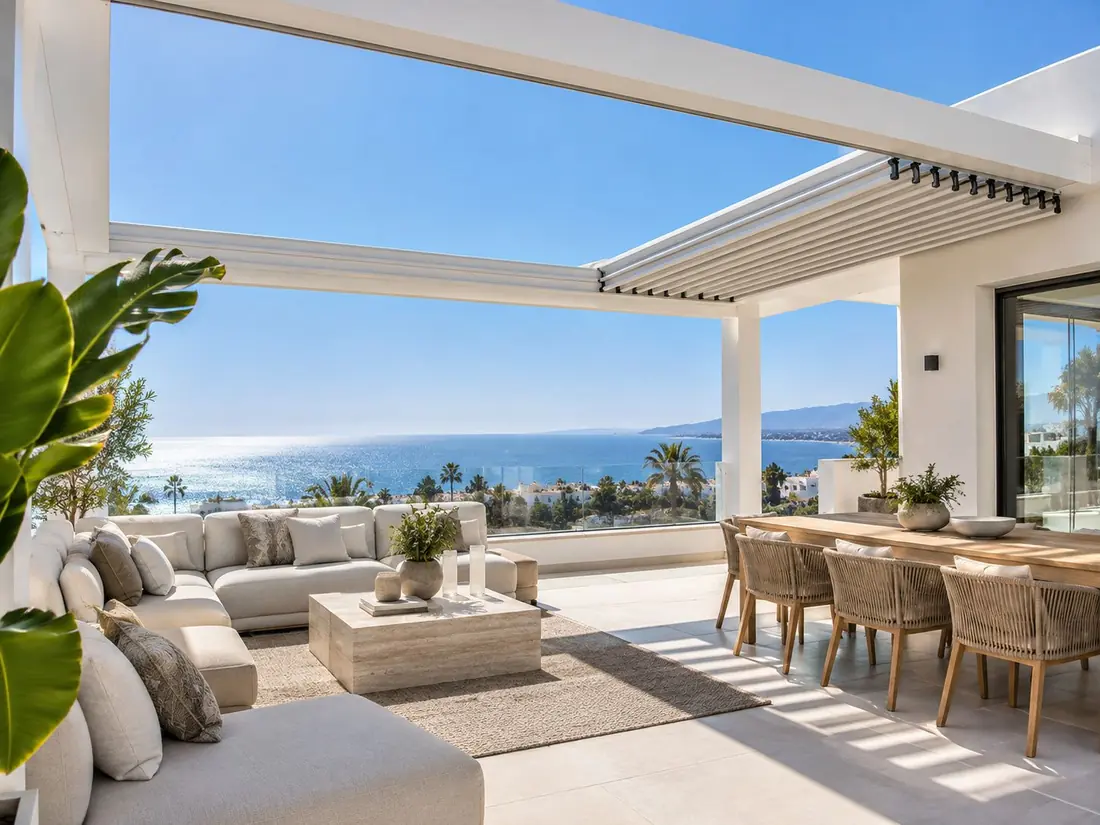 Pérgola de techo retráctil con vistas al mar